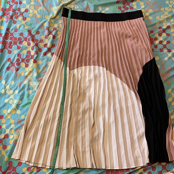 Alfani ladies Core Fashion multi neural skit - Picture 8 of 8